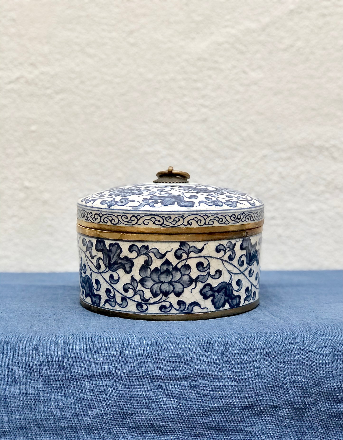 16 Round Ceramic Box